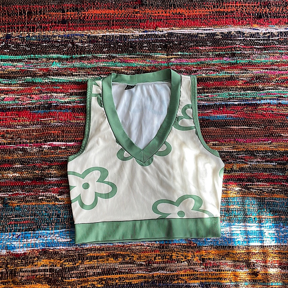 ✨Green Flower Crop Top✨
